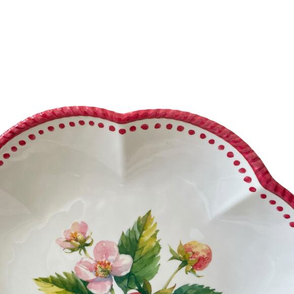 Summer Strawberry Melamine Dinner Plates 11in Set of 4 Scalloped Edge NEW - Picture 7 of 12